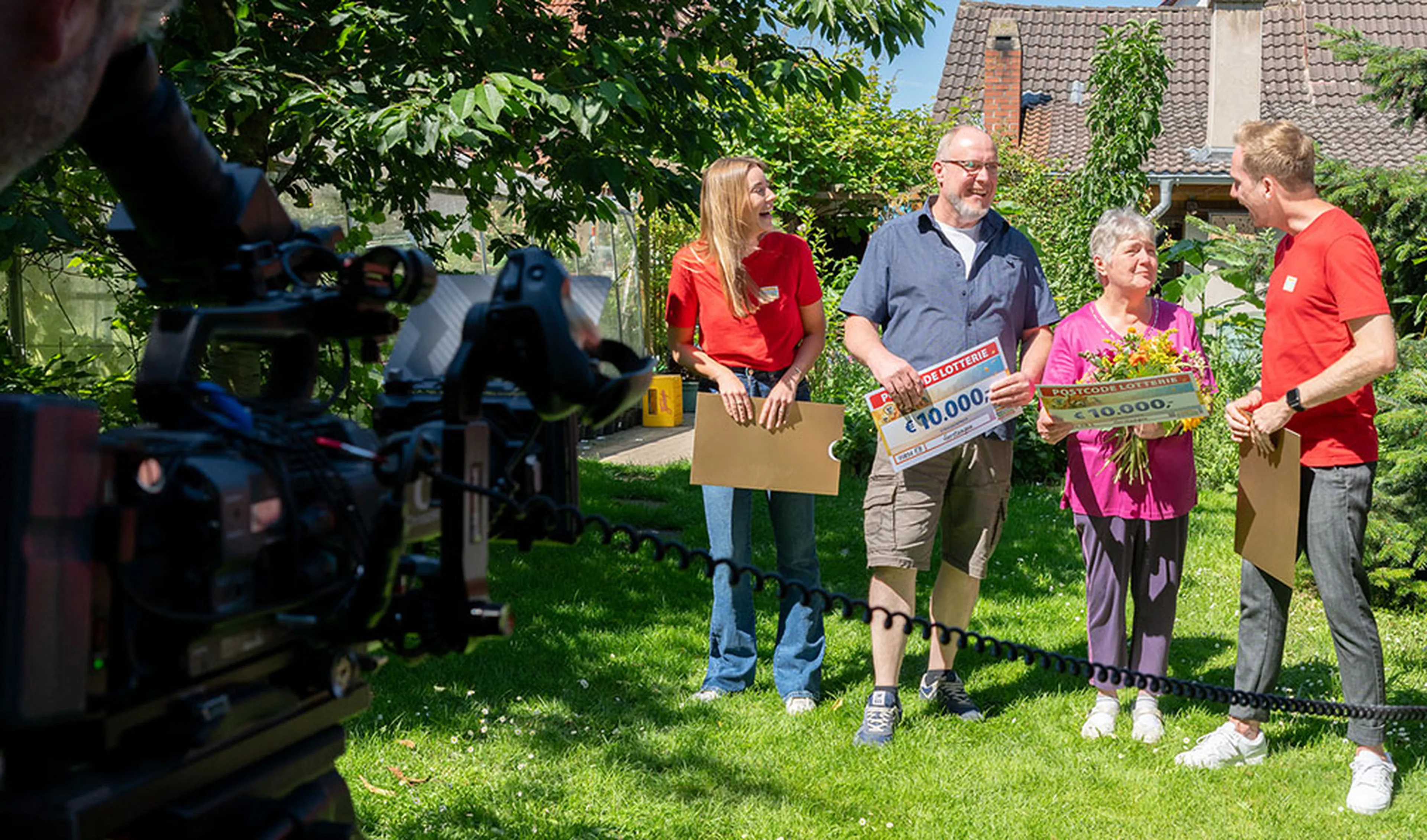 Die Glückspilze beim Straßenpreis in Gerstungen jubeln über 10.000 Euro pro Los