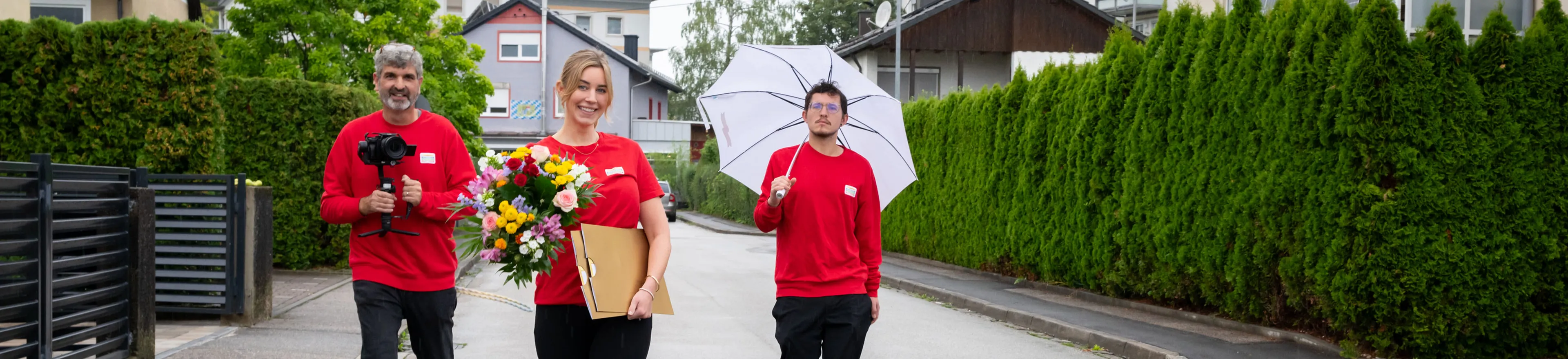 Team der Postcode Lotterie überrascht Gewinner