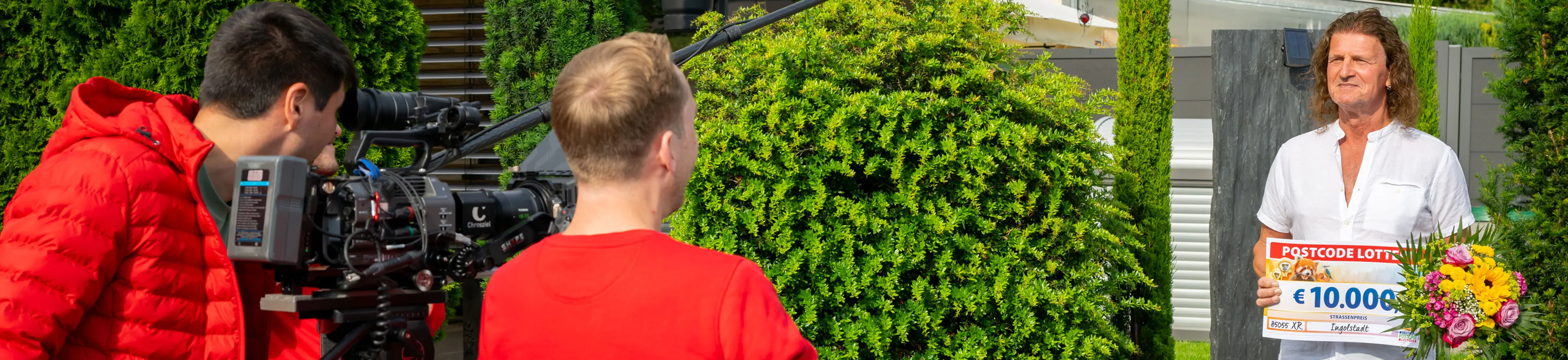 Beim Straßenpreis gewinnen die Glückspilze der Deutschen Postcode Lotterie 10.000 Euro pro Los