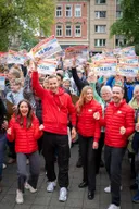 Die Gewinner in Duisburg jubeln über insgesamt 6 Millionen Euro