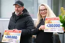 Zwei Gewinner freuen sich über jeweils 280.000 Euro