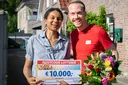 Die Straßenpreis Gewinnerinnen in Edewecht freuen sich über 10.000 Euro pro Los
