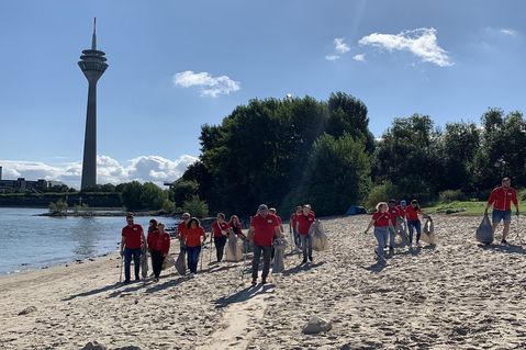 rhine-cleanup-1-7f6ec7f1f9ba03c2c64c6102efb7fe3d.jpg