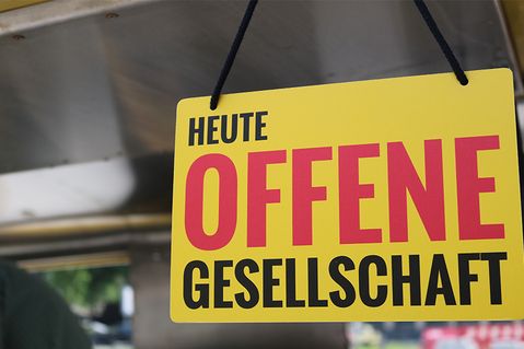 initiative-offene-gesellschaft-227c6b932a1e55eda69885e24e7b5b6e.jpg