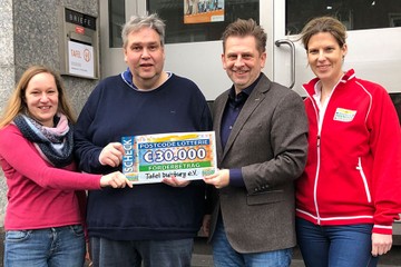tafel-duisburg-54b07789e286f3effc70422b0a2eb2e4.png