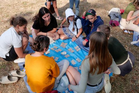 abenteuercamps-zusammen-spielen.jpg
