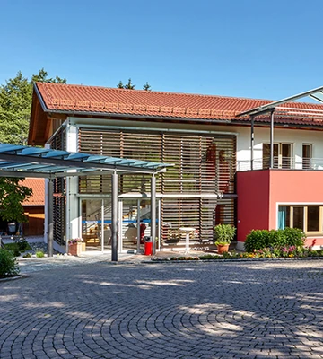 aura-hotel-kur-und-begegnungszentrum-f54edb45bc50a1e937c75e5072857778.jpeg
