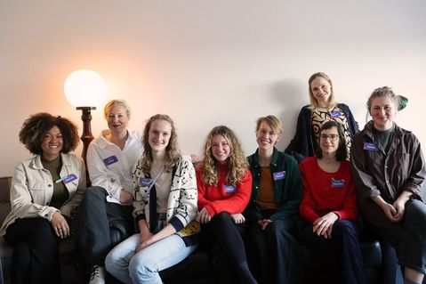 team-blau-pause.jpg
