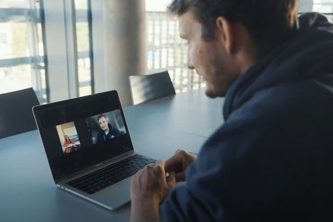 teammitlied-bei-der-online-nachhilfe.jpg