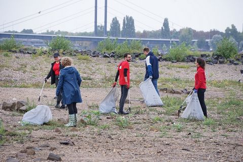 rhine-cleanup-2-d2d6d95d6f7e00f7d66e5867d36dea2b.JPG
