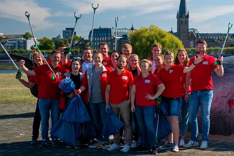 rhine-cleanup-0d79bfbbcdd7fa83269c5a653107d251.jpg