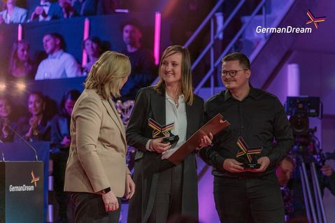 2023-11-30-germandream-award-2023-photo-by-selin-jasmin-19h-24min-28s-07078.jpg