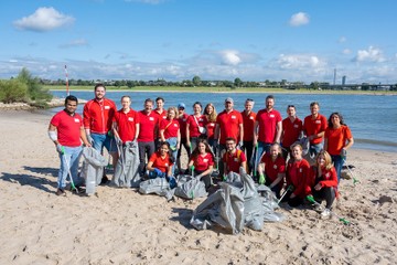 rhine-cleanup-1-3cdf26677c23301e914bcf5c39fba4ad.jpg