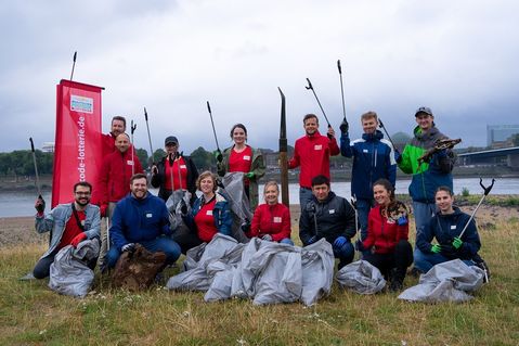 rhine-cleanup-2-3c85985d597a6dd4ad539a5e4885c4e8.jpg