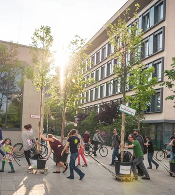 green-city-ddf7aefe4c900b1ffb94c2db40c387a0.jpg