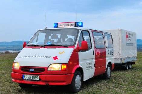 Der alte Mannschaftstransportwagen (MTW) des BRK Heroldsberg ist in die Jahre gekommen, jetzt soll ein Ersatzfahrzeug her. Der alte Mannschaftstransportwagen (MTW) des BRK Heroldsberg ist in die Jahre gekommen, jetzt soll ein Ersatzfahrzeug her.