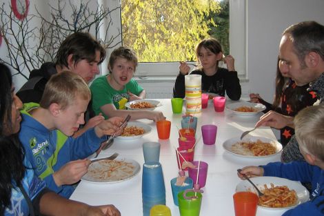 Wir fördern das Projekt Ma(h)lzeit von Jumpers - Jugend mit Perspektive e.V. Wir fördern das Projekt Ma(h)lzeit von Jumpers - Jugend mit Perspektive e.V.