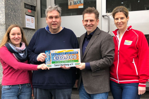 Menschen Helfen Gutes Tun Und Soziale Projekte Fordern Tafel