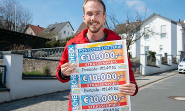 Wir gratulieren unseren Gewinnern aus Egloffstein zum Straßenpreis Wir gratulieren unseren Gewinnern aus Egloffstein zum Straßenpreis