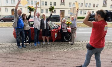Drei Mal 10.000 Euro und ein BMW 1er gehen nach Eisenhüttenstadt – Das ist der vierte Straßenpreis im Juli Drei Mal 10.000 Euro und ein BMW 1er gehen nach Eisenhüttenstadt – Das ist der vierte Straßenpreis im Juli